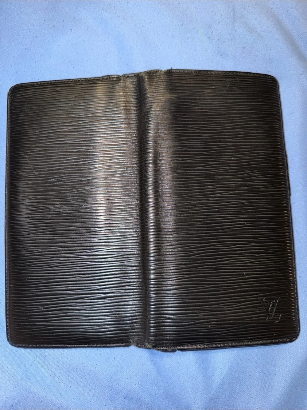 Louis Vuitton unisex Black Epi Leather Long Card Holder Wallet